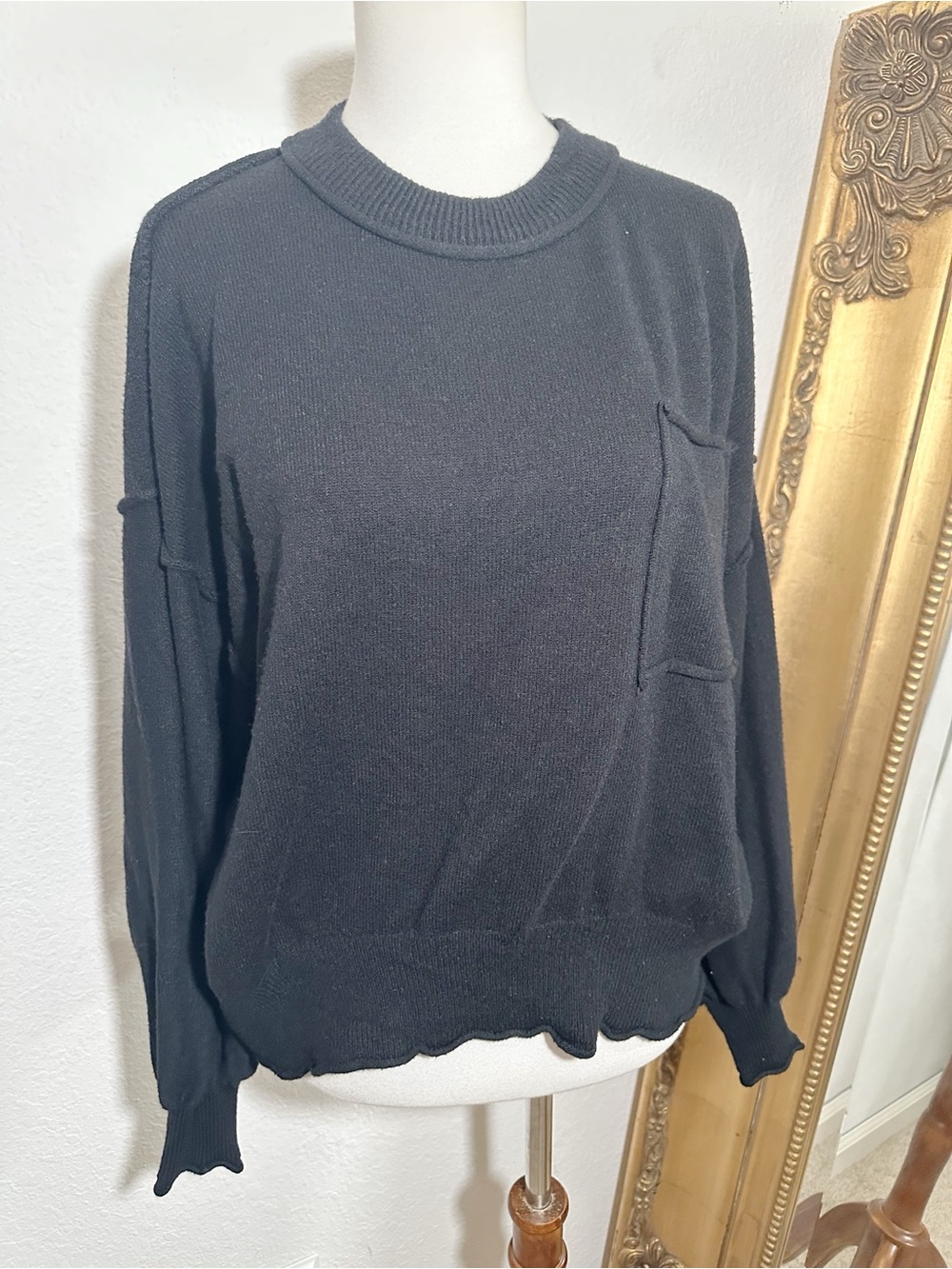 New Amazon Round Neck Balloon Long Sleeve Front Pocket Relaxed Sweater Size S